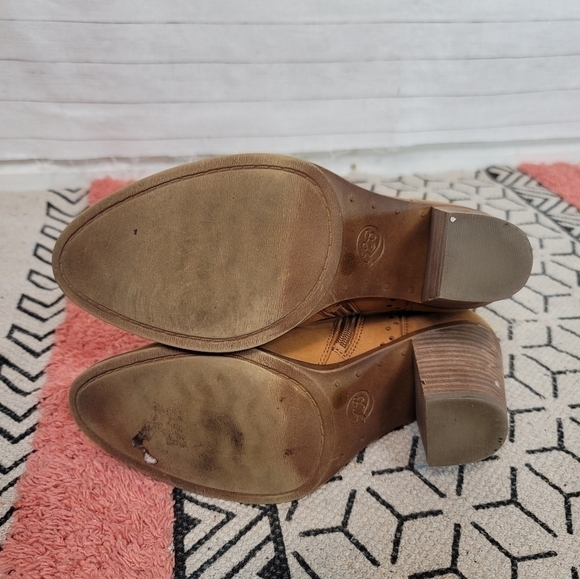 LUCKY BRAND ELLER CAMEL TAN HEELED BOOTIES, SZ 7.5 - Picture 6 of 12